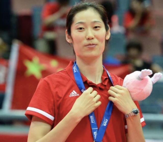 赵帅|女排骄傲！朱婷成中国奥运历史首位女旗手，3年前曾放弃亚运旗手