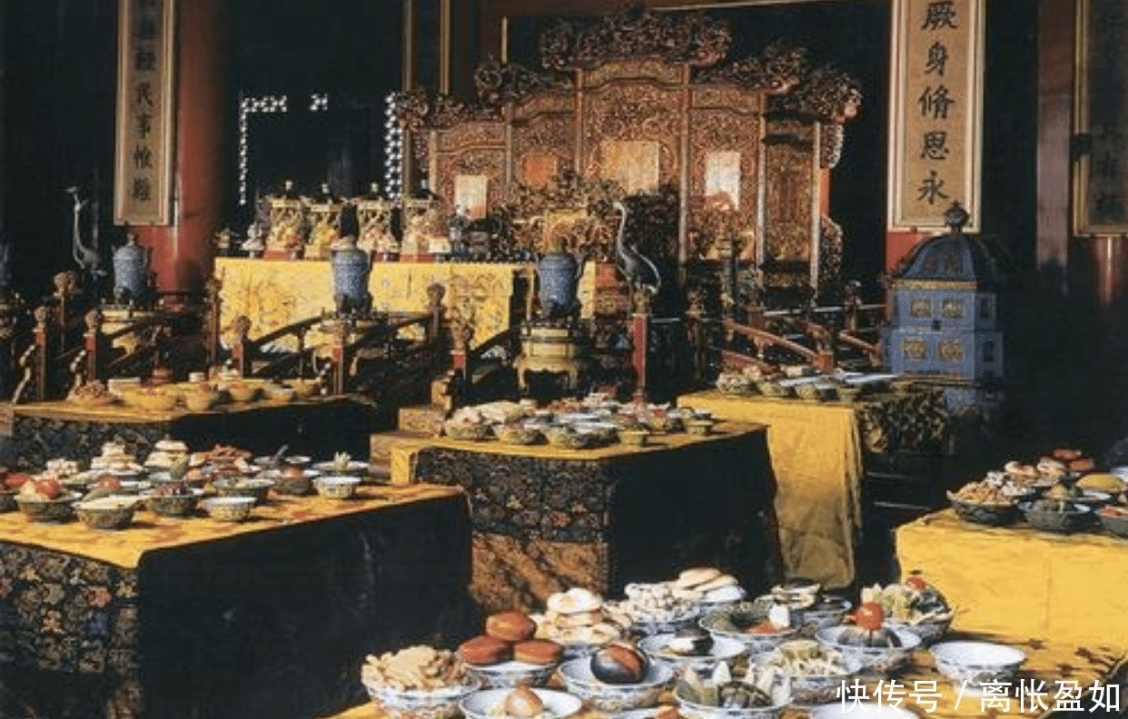 盘菜|皇帝吃饭极度奢侈,每顿饭上百盘菜,吃不完的食物都是如何处理的