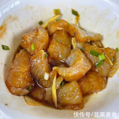 金针菇|金针菇龙利鱼一出锅，方圆十里都飘香