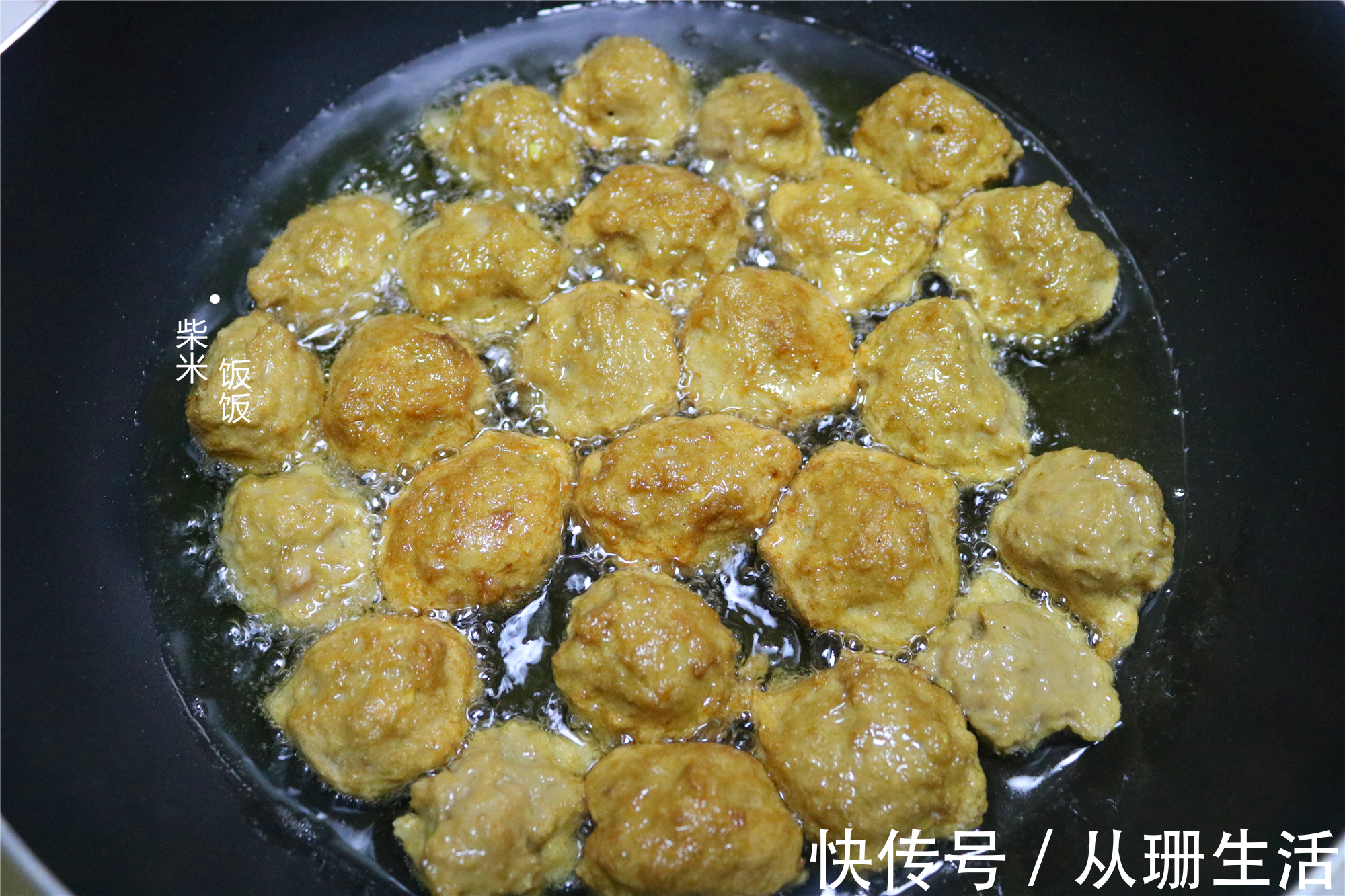 猪肉丸子这样做,不散不柴,鲜嫩有弹性,做一盘连汤也不剩