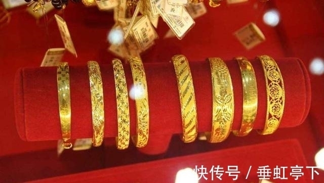 行家$金店“以旧换新”的活动,不会亏本吗?听行家一说,才知其中套路