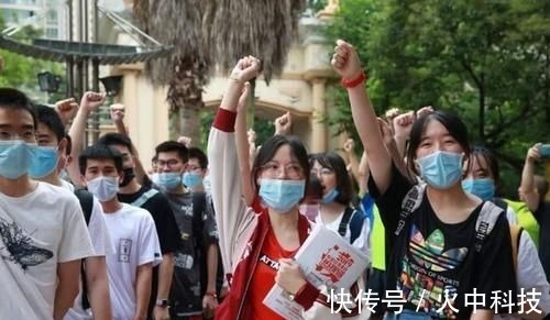 奶酪体@“网红字体”哪家强?柚圆体、奶酪体、鲸落体,都被这种字体打败