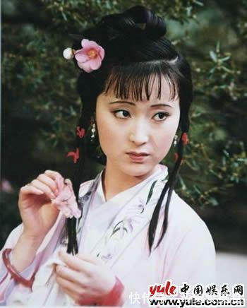 宝玉@林黛玉洗澡之际,薛宝钗悄悄溜进了宝玉屋,听到了最不愿意听的话