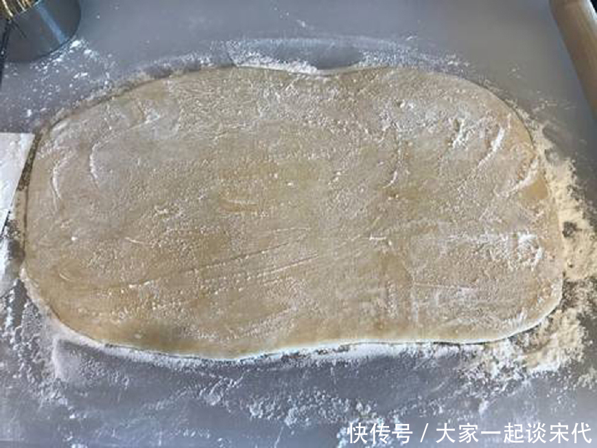 煮面条时,冷水下锅还是热水下锅?很多人都不懂,难怪面条不劲道