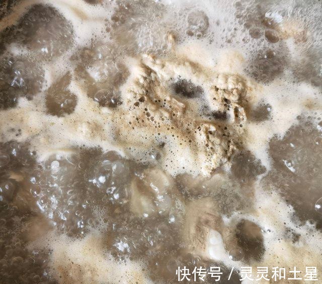 美食天下|十三香麻辣排骨,麻辣入味儿,好吃下饭!