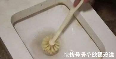 最近卫生间总有臭味,都是这几点没做好,赶紧打扫打扫
