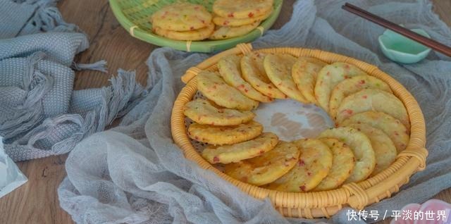 面食这做法火了,不用酵母不用泡打粉,开水一烫个个鼓大泡,真香