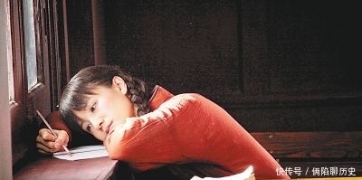 纠缠不清|逃婚弃子和男人们纠缠不清,看民国最叛逆才女萧红自作的悲哀人生