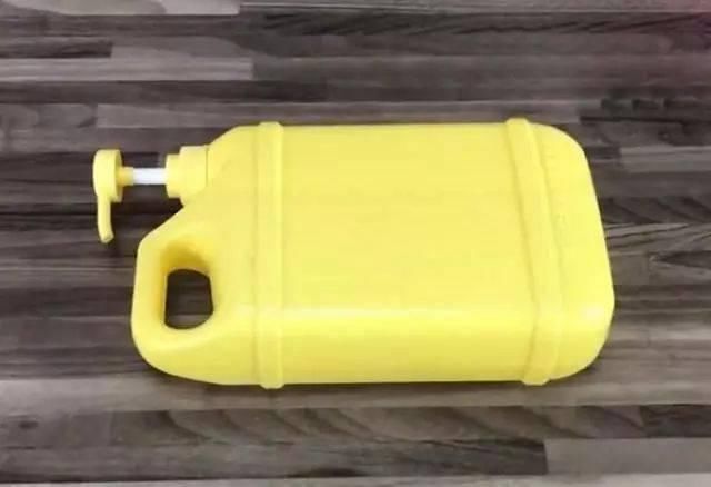 原来洗洁精瓶子上的压嘴还有这样的妙用,改造后放在家里太实用······