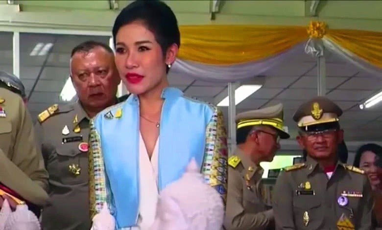 玛哈国王|泰王曾暗示王后人选,并非是41岁的苏提达,诗妮娜贵妃理解有误