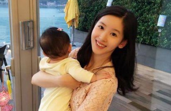 儿女|刘强东一双儿女近况女儿被宠成了公主，儿子却成了他永远的痛