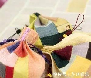 束口袋也能这么美，旧衣服就能做！旧物改造DIY手工布艺附教程