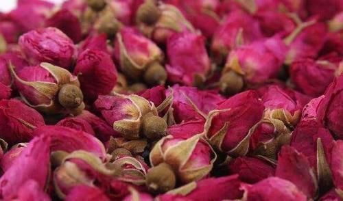 女人若患有子宫肌瘤,放开肚子吃4物,活血化瘀,或助子宫更健康