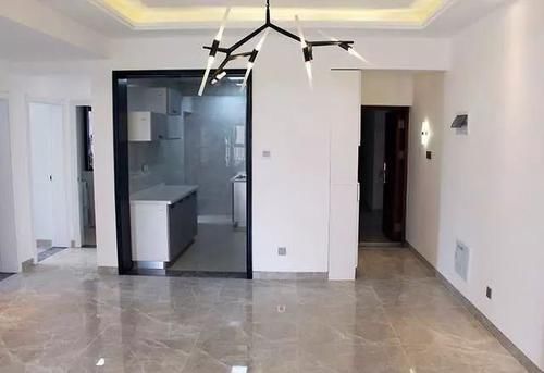 电视墙|花30万装修,进门我就蒙了,“黑白搭配”很大气,电视墙最好了