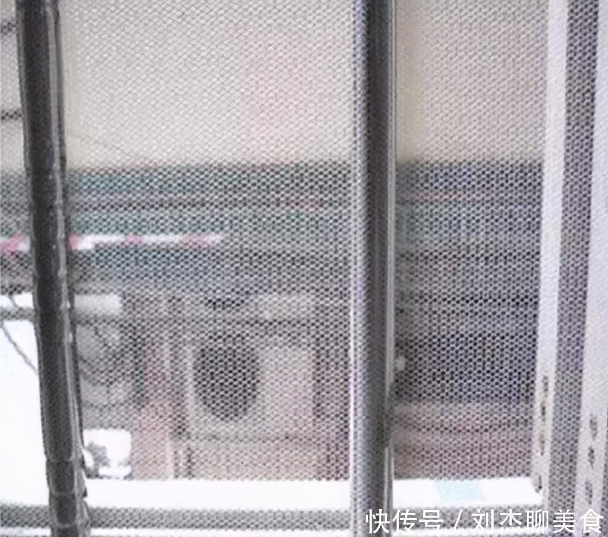 手残党|别再装“鸟笼式”防盗窗,如今流行这样装,安全防盗不遮光 !