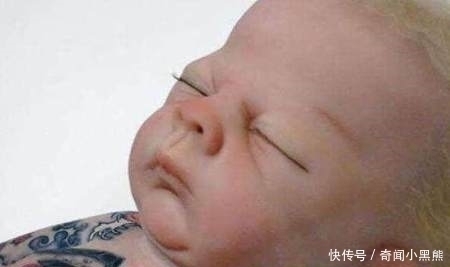 玛利亚|在”婴儿“身上纹身,被众人指责,得知背后真相,都纷纷为之称赞