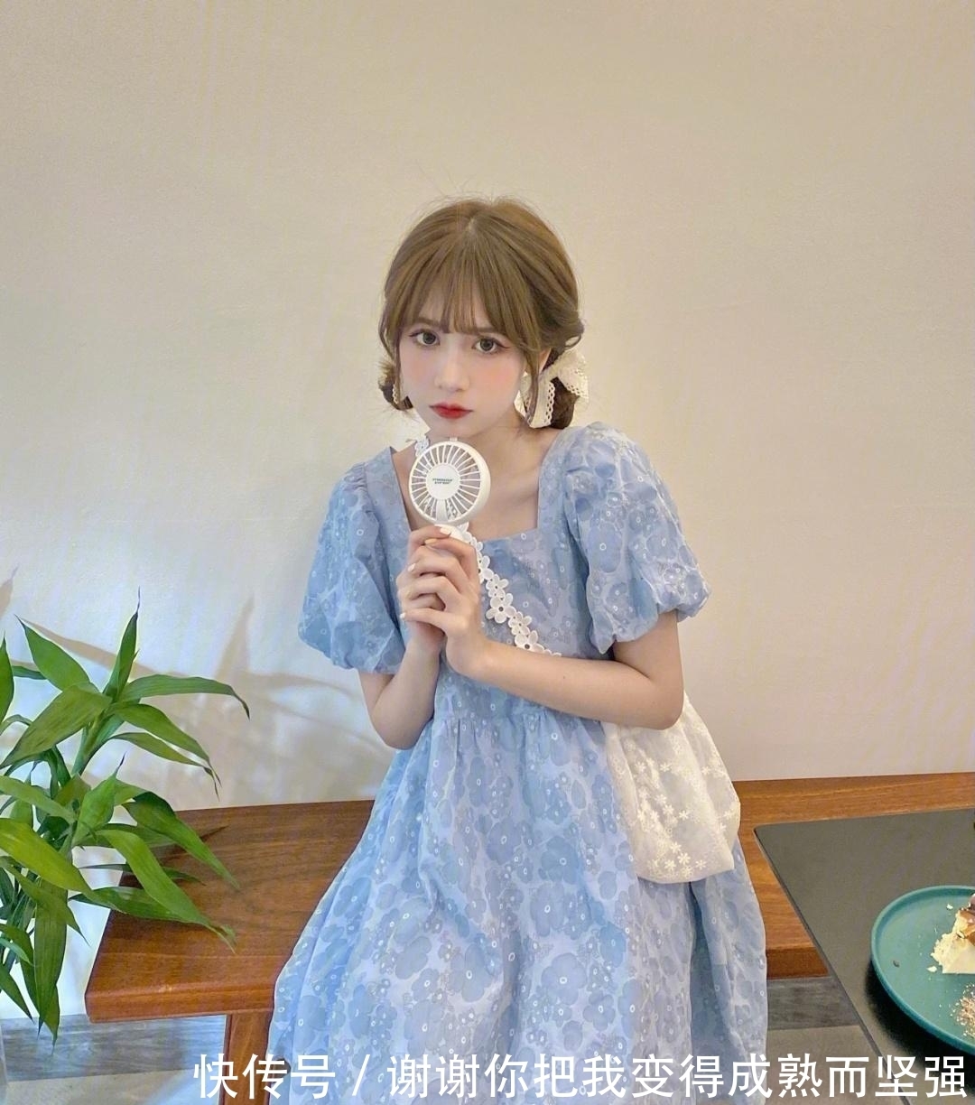 田园风|这才是夏日“萝莉风”穿搭,特别是各种麻花辫,浪漫又有田园风