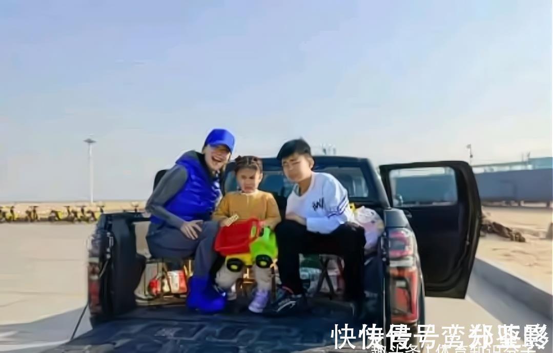 郭斌|亿万富豪老公亲自开车!王楠一家逛海洋公园,老公开车拍照两不误