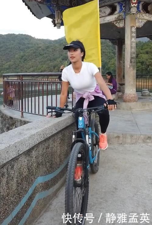 户外的运动系女神，穿上T恤 瑜伽裤，外表鲜明抢镜!