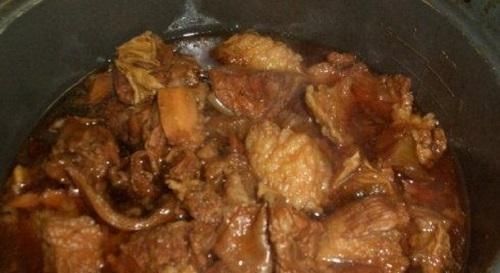 炖牛肉时为何总煮不烂在下锅时放入这“一味料”,牛肉软烂又香