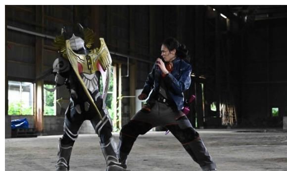 变身之后|假面骑士圣刃第10话预告:飞羽真新造型瞩目,三大剑士共战王剑