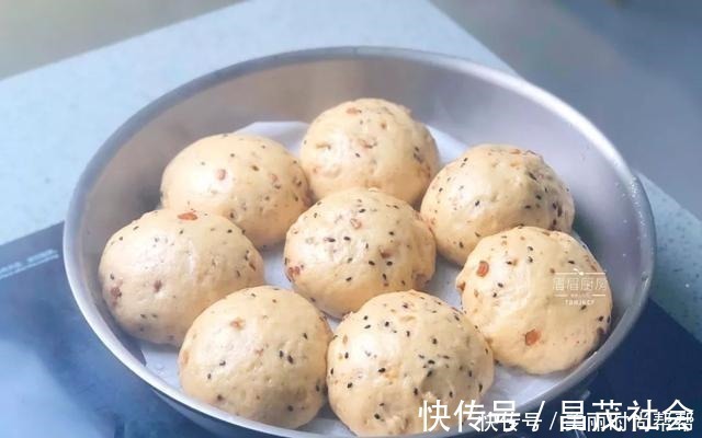 红糖|女人要想皮肤好，光吃红枣可不行，早餐多吃它，美白祛斑又水灵！