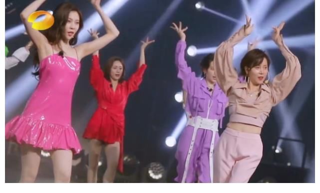 宋妍霏|《媽媽你真好看》收官團舞，為何C位是宋妍霏母女？節目組有講究