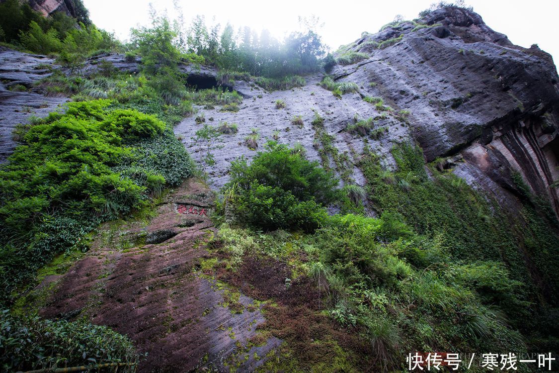 崖洞|武夷山神奇天车架，为躲避战乱，古人在绝壁石洞建起300人的村子