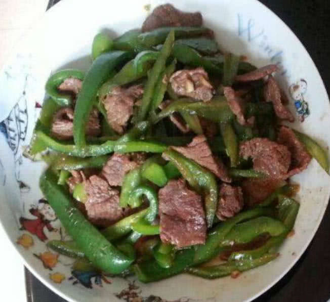 青椒和此物一起炒,排出毒素,长身体,气血足了,早食早受益