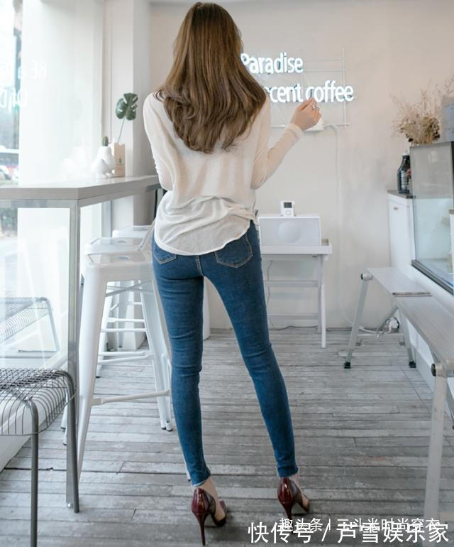 修身牛仔裤 修身牛仔裤,更好地勾勒出女性独特细节元素,凸显傲人身材!