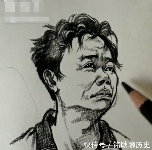 速写！美术生速写人物，看到线稿：改行放牛吧，成画后：大佬，失礼了