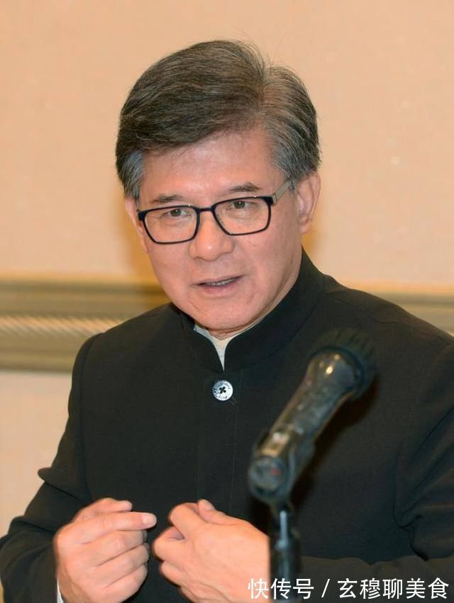 罗康瑞儿子:父亲为朱玲玲抛弃糟糠之妻,他