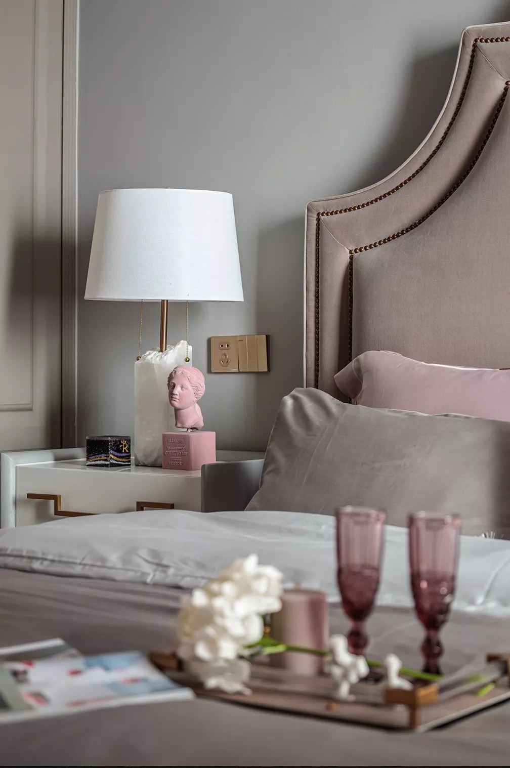 搭配|126平轻奢美式,全屋高级感十足,进门就被高级灰玄关、六角方砖惊艳了!