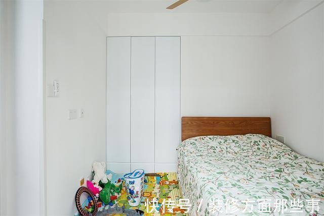 简约风|106平简约风三居室， ?? 电视背景墙很有个性并且简单又实用