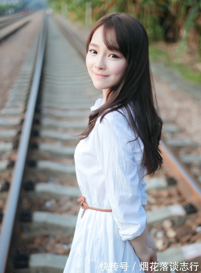 |幽默笑话:老妈:一样个屁,你姐都找到男朋友了,你呢