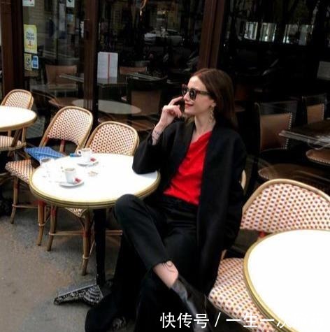 洛薇 秋天街头的“法式优雅”，我劝你这样穿，法国女人的时髦，你也有！