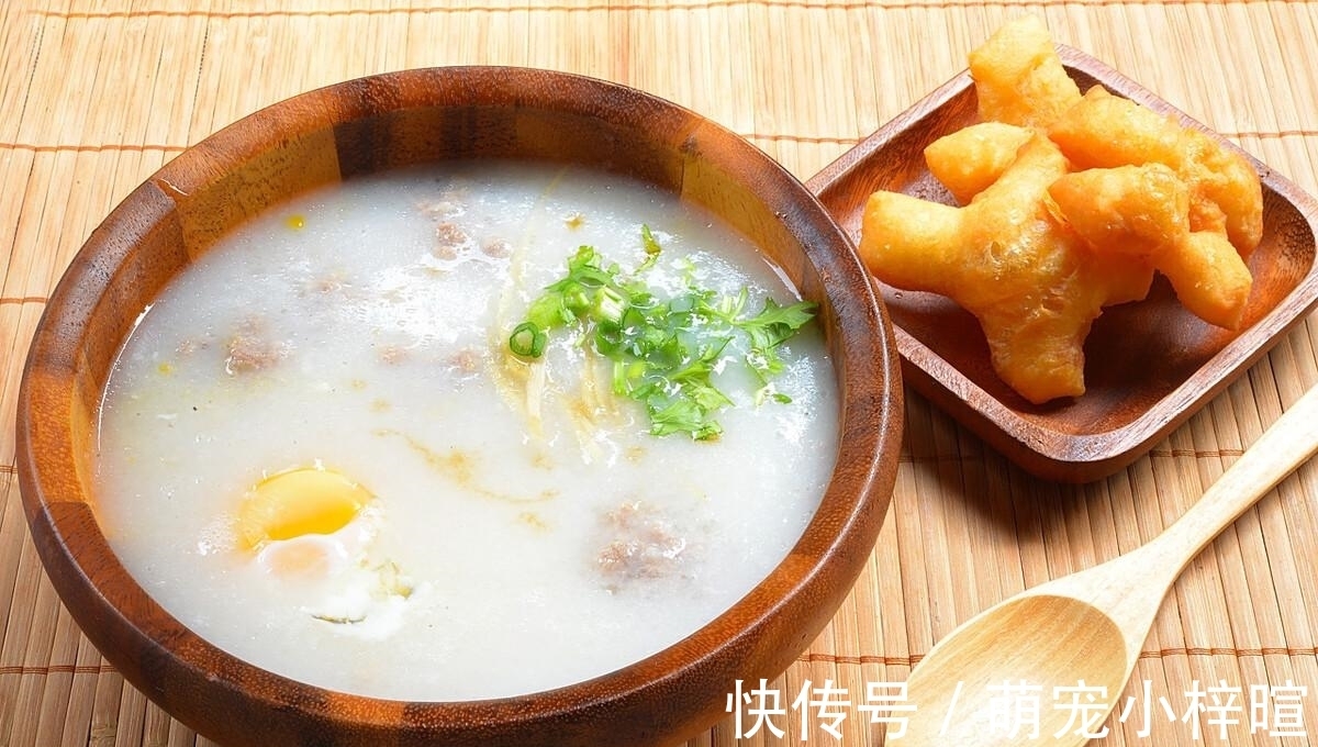 早餐别总是稀饭馒头!教你做懒人版葱花饼,3分钟就能出锅!