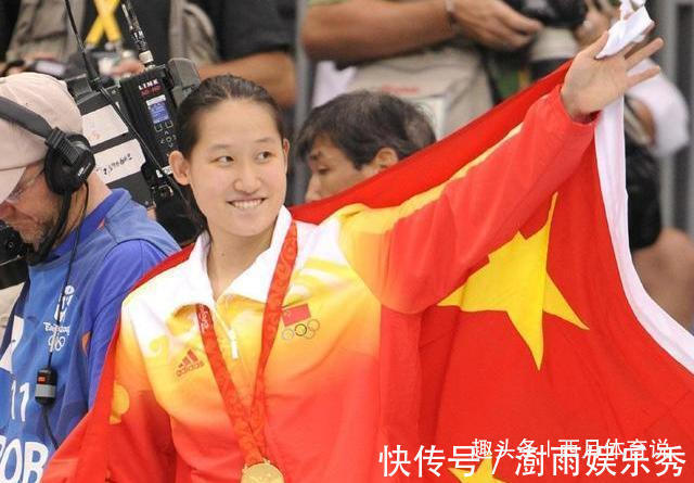 金炜|27岁奥运冠军嫁大23岁恩师,曾花百万给他买车,婚后4年儿女双全