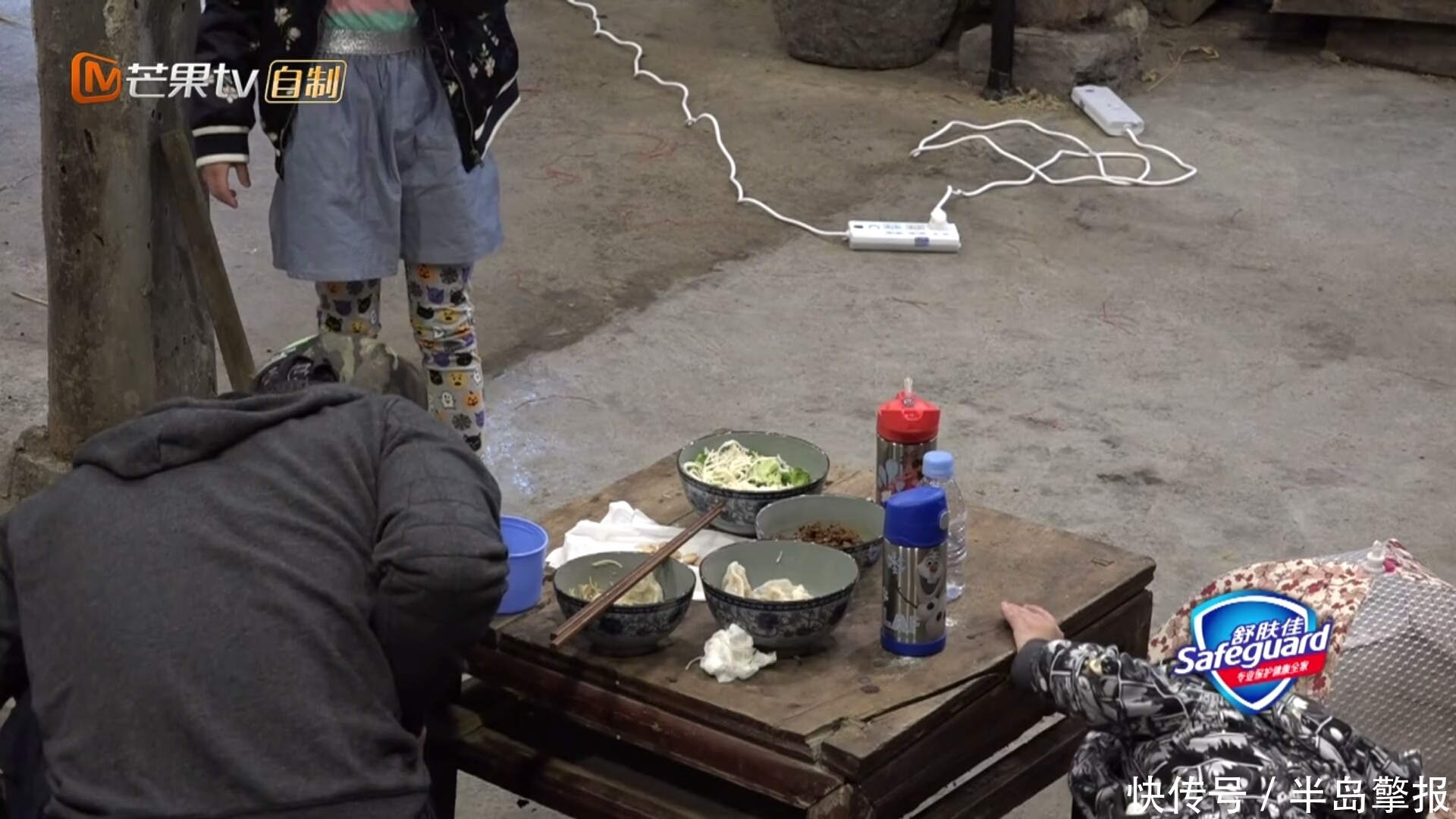 m都讨论neinei因为妈妈没在心情低落,看了花絮才知原因:又乱误导