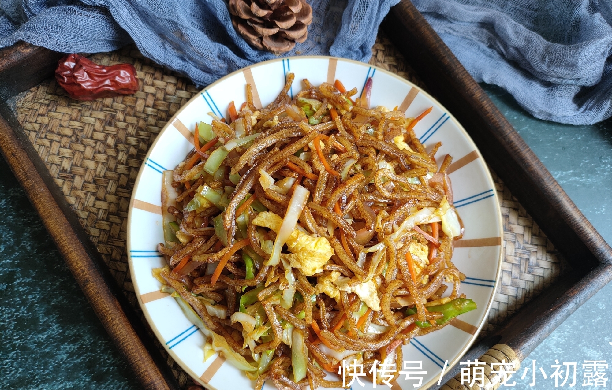 疫情宅家一星期，半袋面粉已见底，6天面食不重样，网友：真馋人