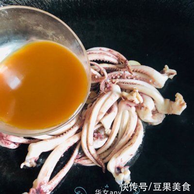 好吃|黑椒香辣鱿鱼须这样做也太好吃了，每天下饭都靠它