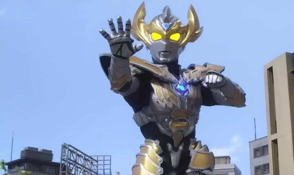 泰伽奥特曼|见奥特曼被怪兽欺负,两岁萌娃怒砸电视,网友:“光之国”得给钱