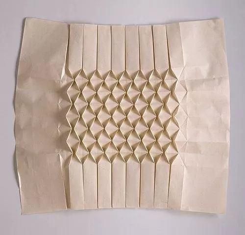 时装|干货丨时装大牌设计师都在用的手艺学会手工绣缀,给你的创意立裁加加餐