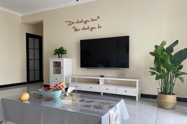 装修|越来越多人不做吊顶,不做电视墙,看看她家装修,简约又漂亮