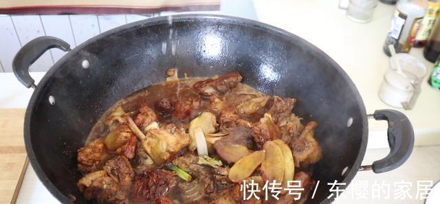 红烧鸡块|炖鸡肉时,多加一种这食材,肉香汤更香,泡米饭多吃3大碗