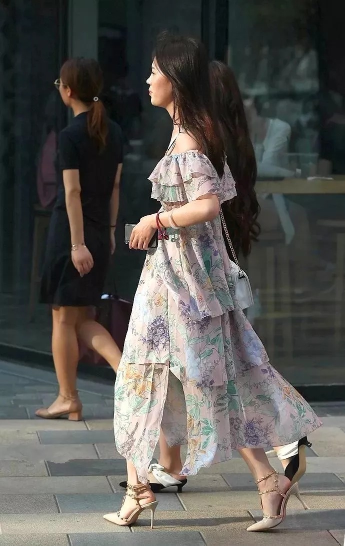 实力|女神搭配高跟鞋，实力演绎最美姿态