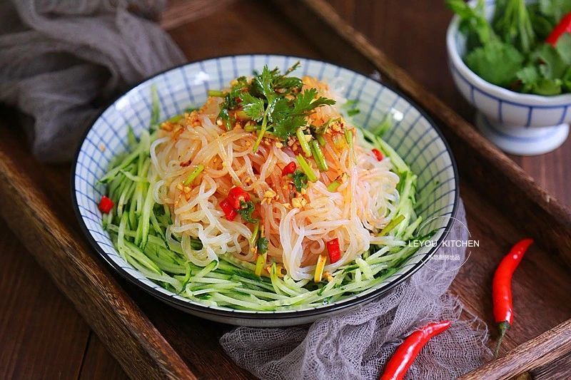魔芋丝|凉拌黄瓜魔芋丝,吃的饱热量很低,年前减肥常吃,腰围越来越细
