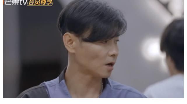 趙文卓|尹正深夜煮面，陳小春大口吃，張晉“賣弄”文化：還是離子燙好吃