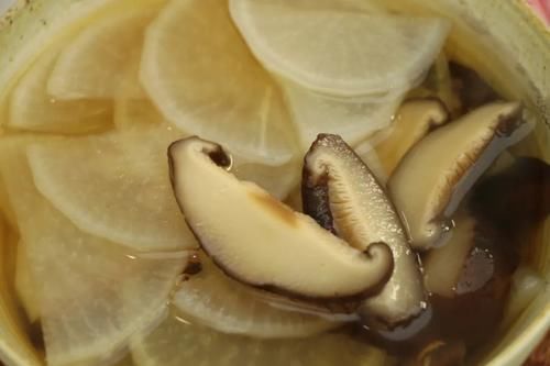 冬天一碗汤,不用医生找!大雪后常喝,润肺、养气血,全家都健康