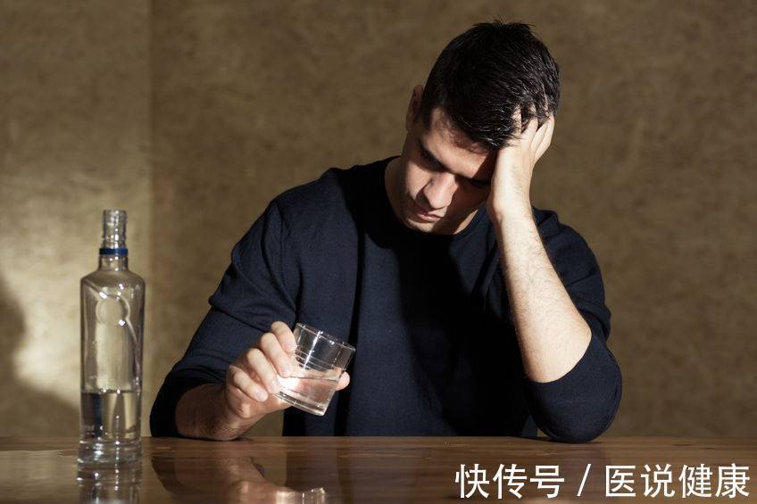 长期喝酒|长期喝酒的人，或升高这6种疾病的患病概率，若你有，趁早戒酒